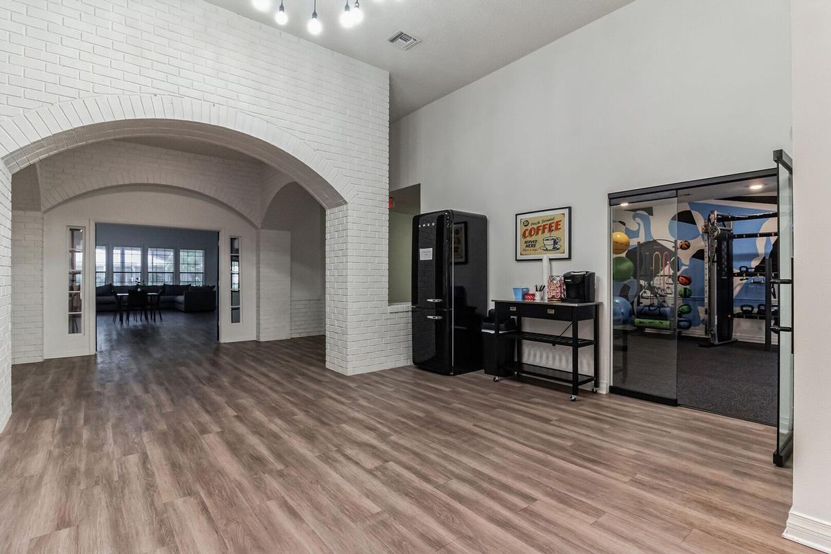 7071 103rd St - Photo 7 of 25