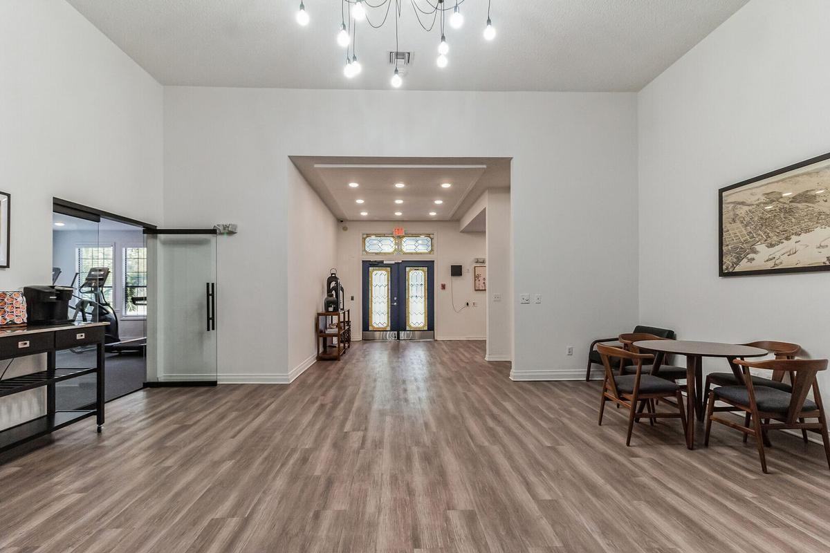 7071 103rd St - Photo 2 of 25