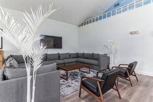 7071 103rd St - Photo 1 of 1