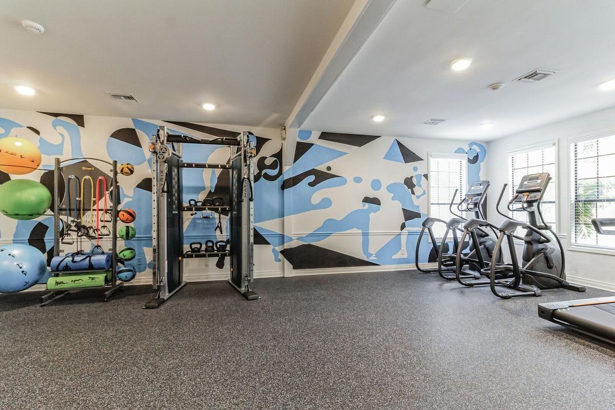 7071 103rd St - Photo 6 of 25