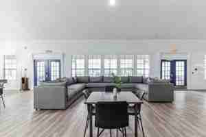 featured image of 7071 103rd St