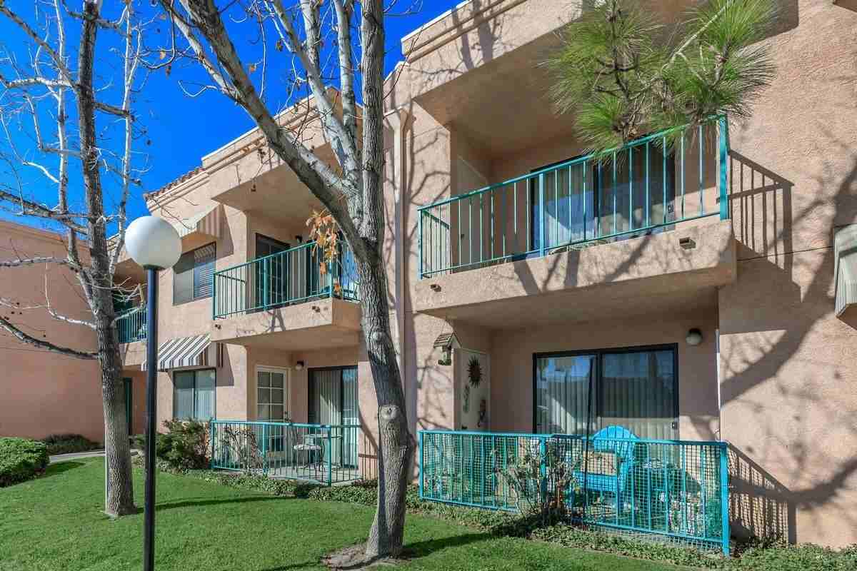 44942 Cedar Ave - Photo 2 of 15