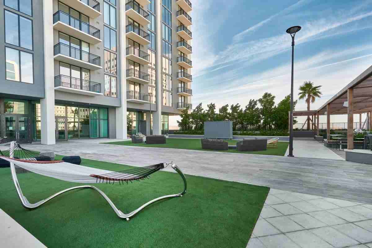 100 Nw 6th St - Photo 3 of 42