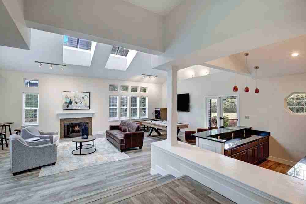 1020 Central Ave N - Photo 5 of 19