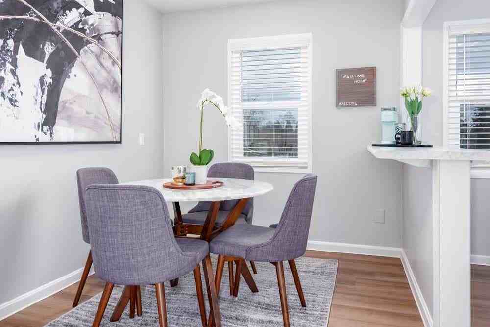 14001 Ambaum Blvd Sw - Photo 3 of 22