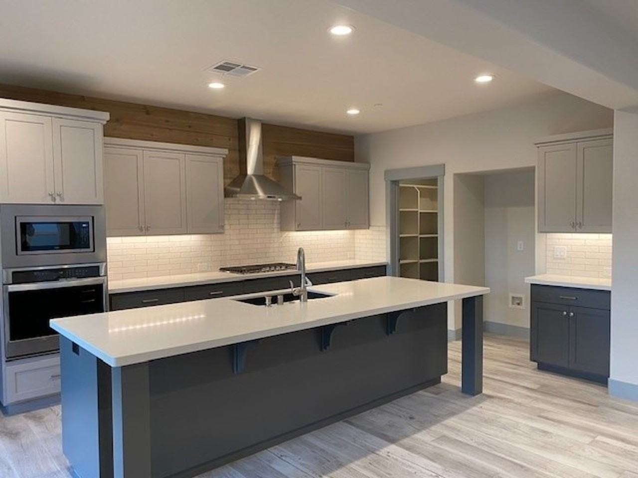 2648 Brooklyn Ln - Photo 6 of 18