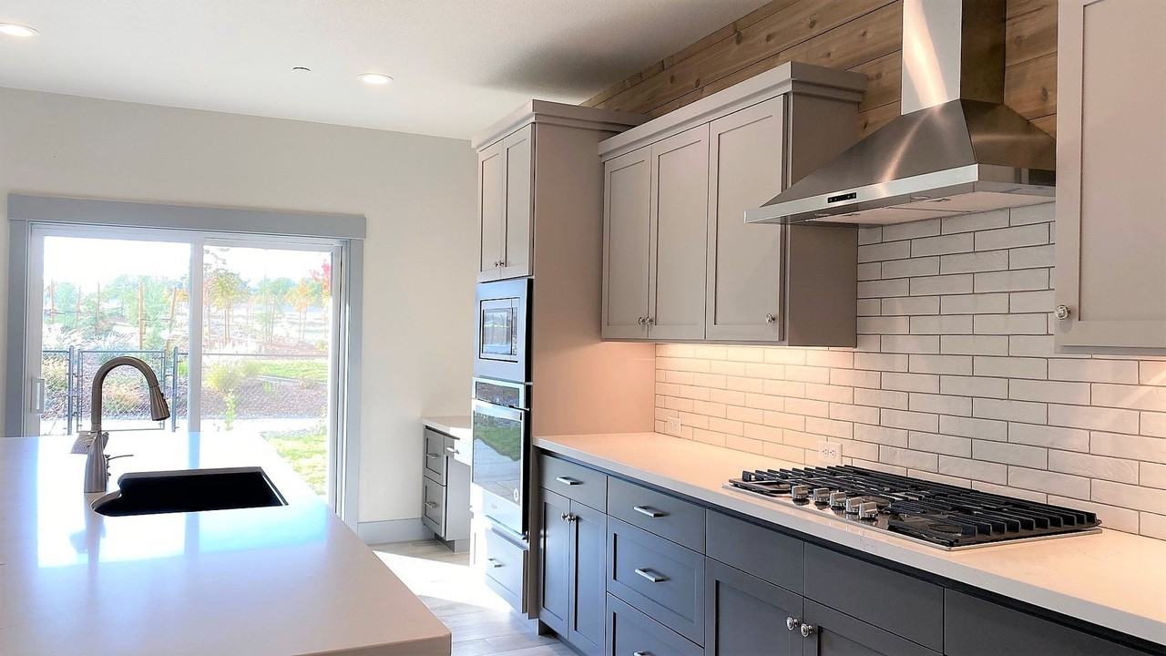 2648 Brooklyn Ln - Photo 7 of 18