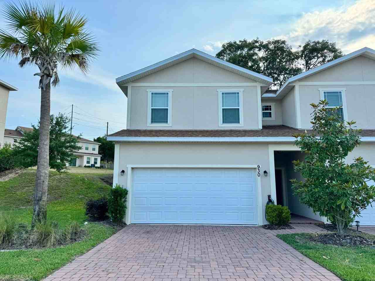 930 Lakefront Village Dr - Photo 2 of 17