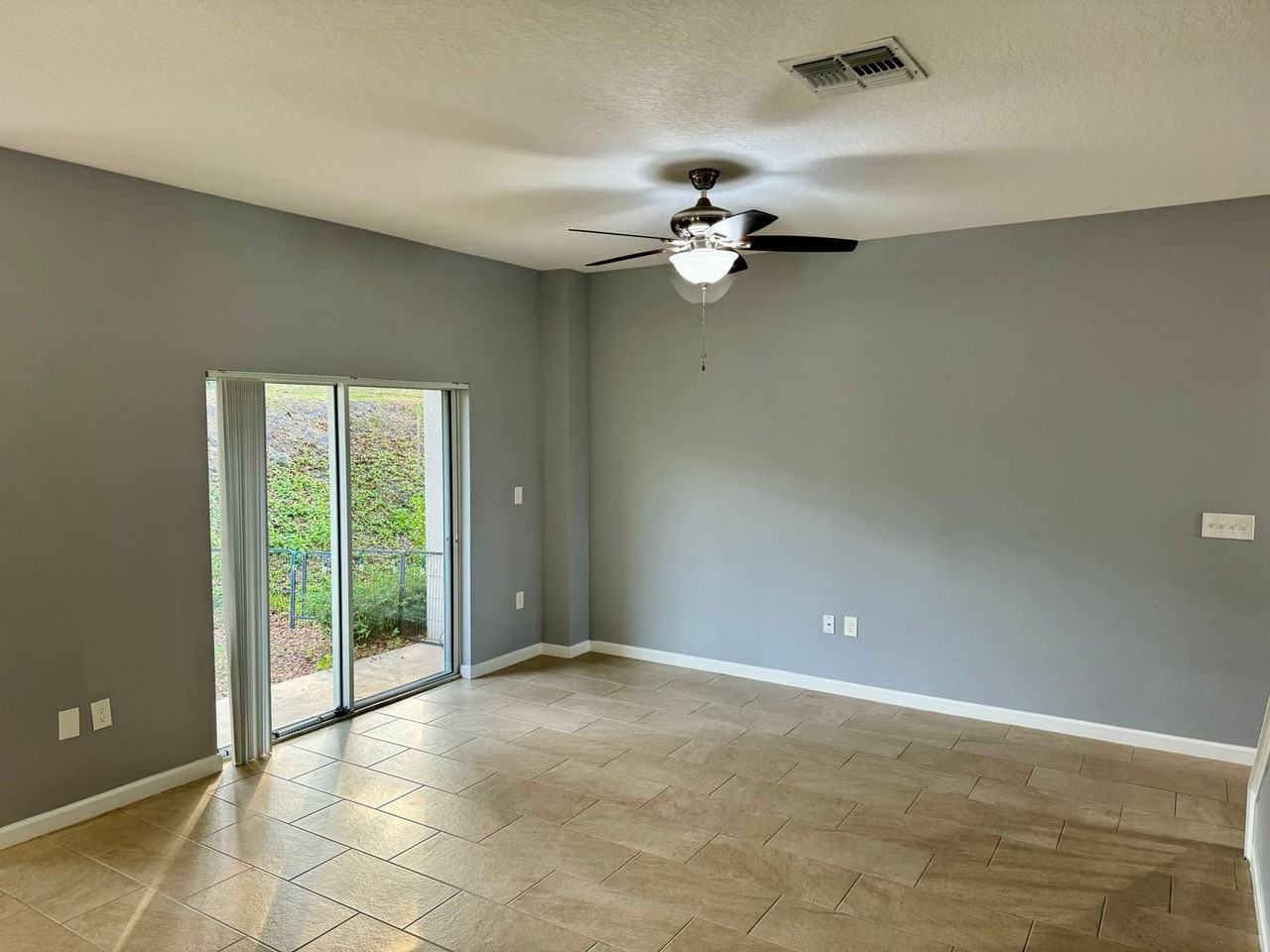 930 Lakefront Village Dr - Photo 3 of 17