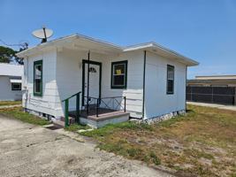 featured image of 1311 1/2 22nd St