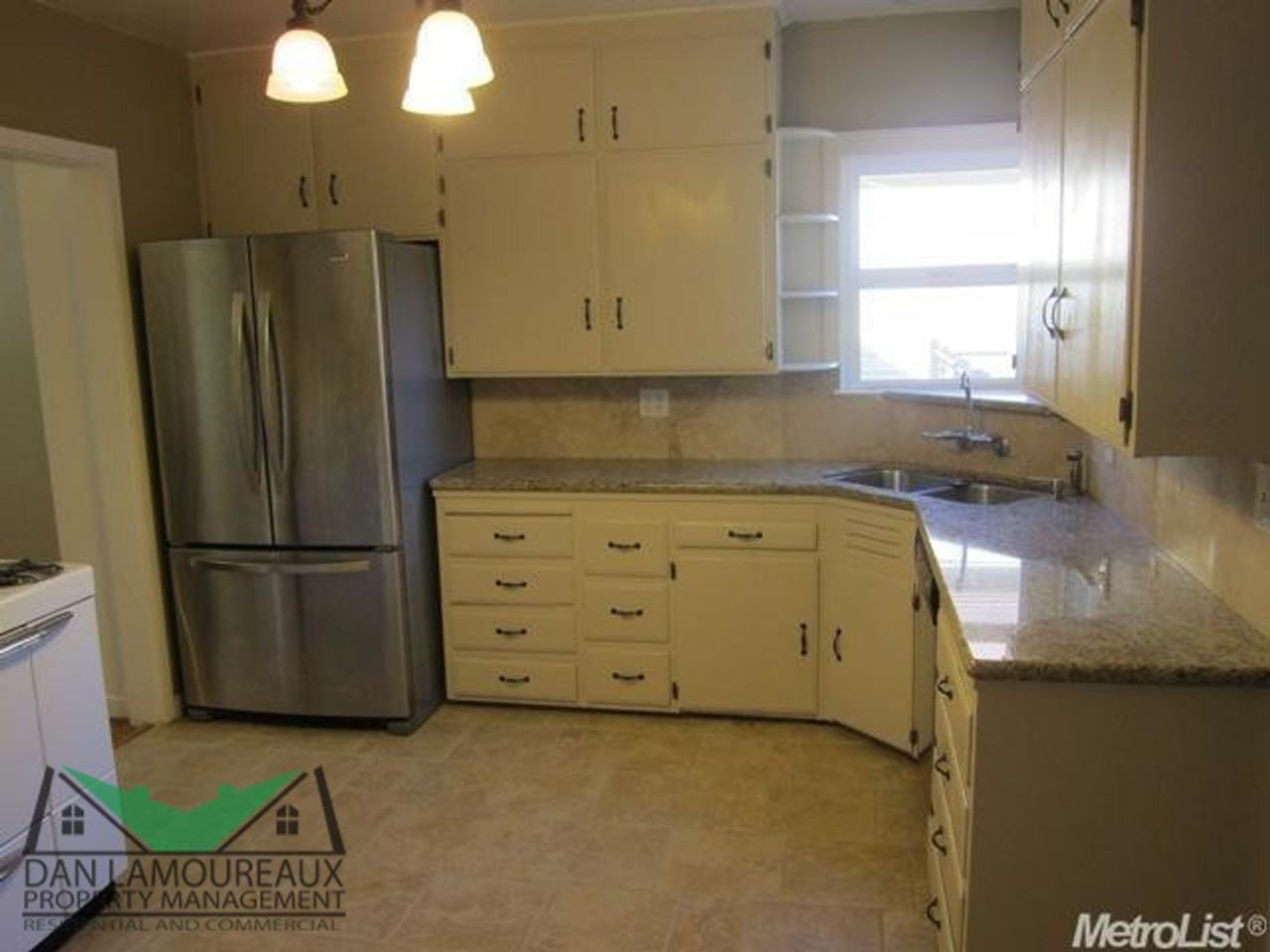 3208 11th Ave - Photo 4 of 14