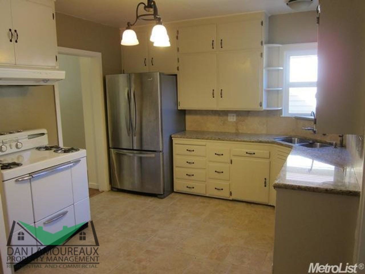 3208 11th Ave - Photo 6 of 14