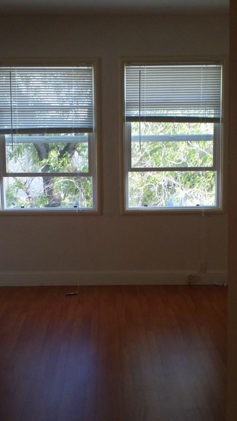 776 37th St #B - Photo 4 of 21