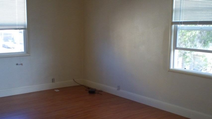 776 37th St #B - Photo 5 of 21