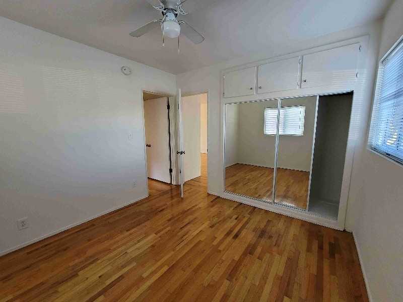 2364 Walgrove Ave #5 - Photo 2 of 6