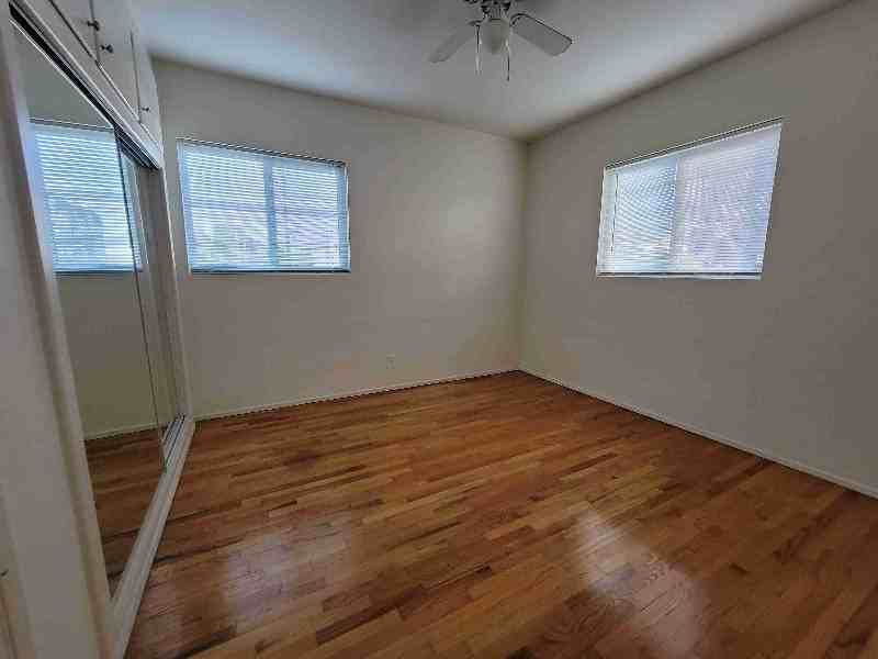 2364 Walgrove Ave #5 - Photo 3 of 6