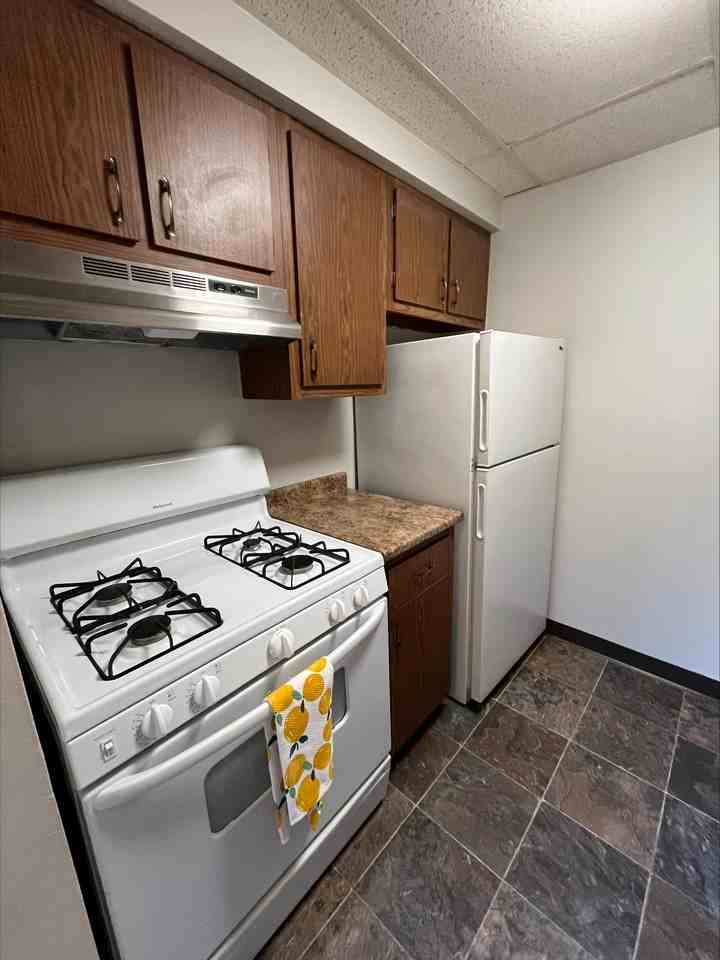 MAIN STREET - 5388/5398 -- 192 - Photo 2 of 13