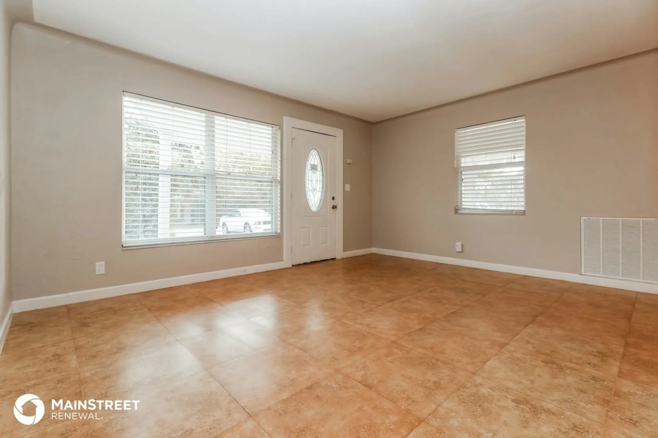 861 60th Ave S - Photo 3 of 14