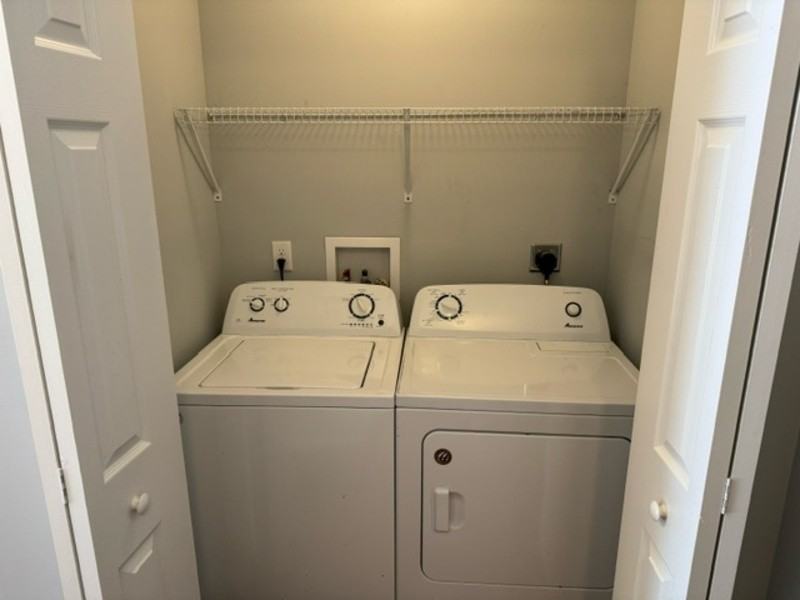 702 N Washinton St, - Photo 3 of 8