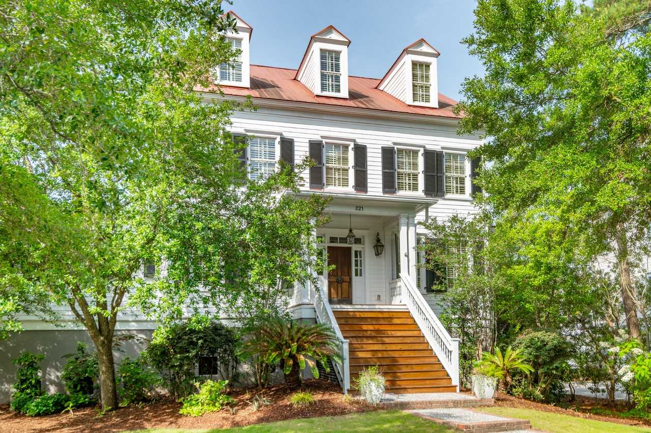 221 King George St - Photo 2 of 50