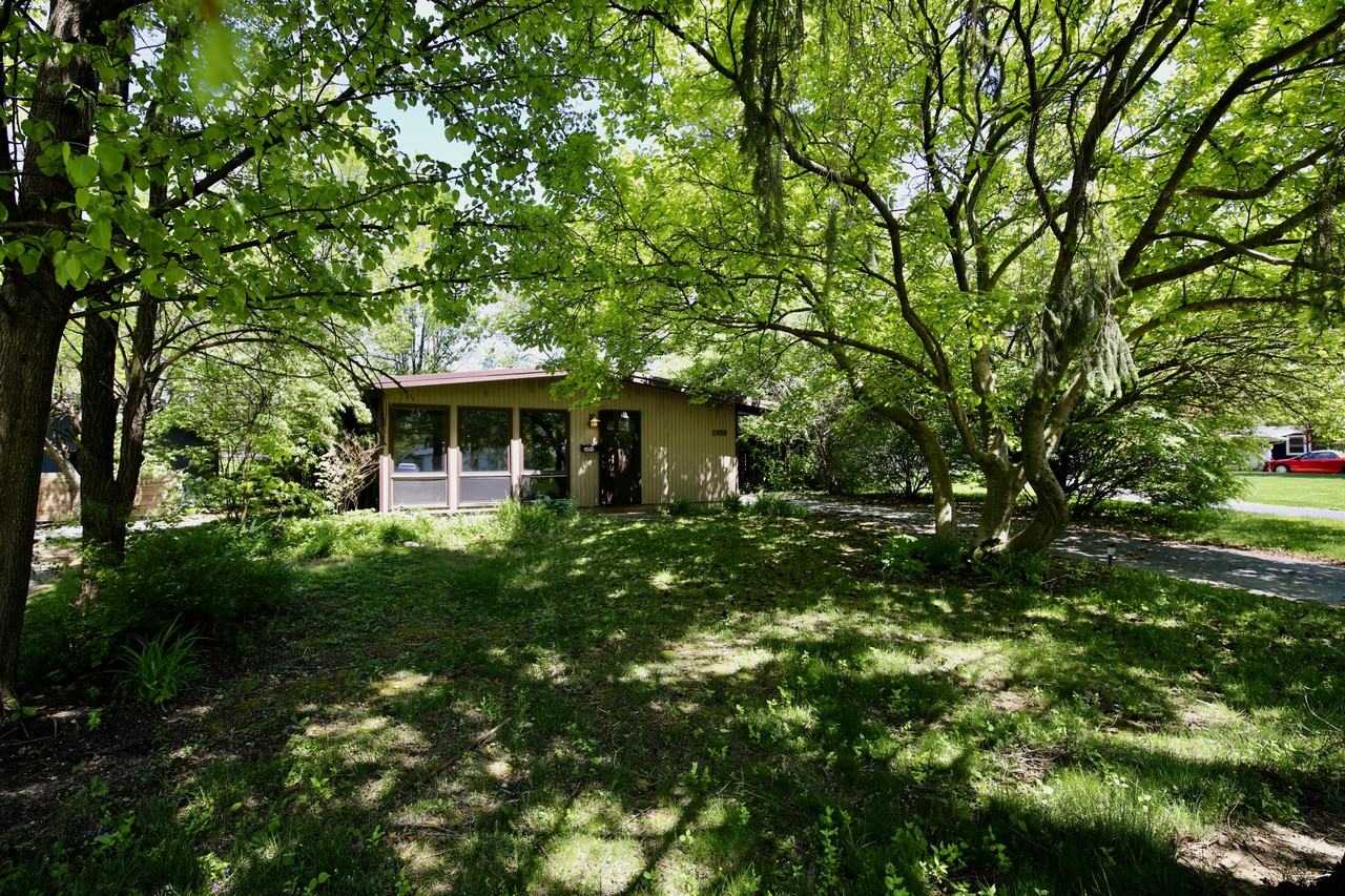 2498 Bristol Rd - Photo 2 of 36