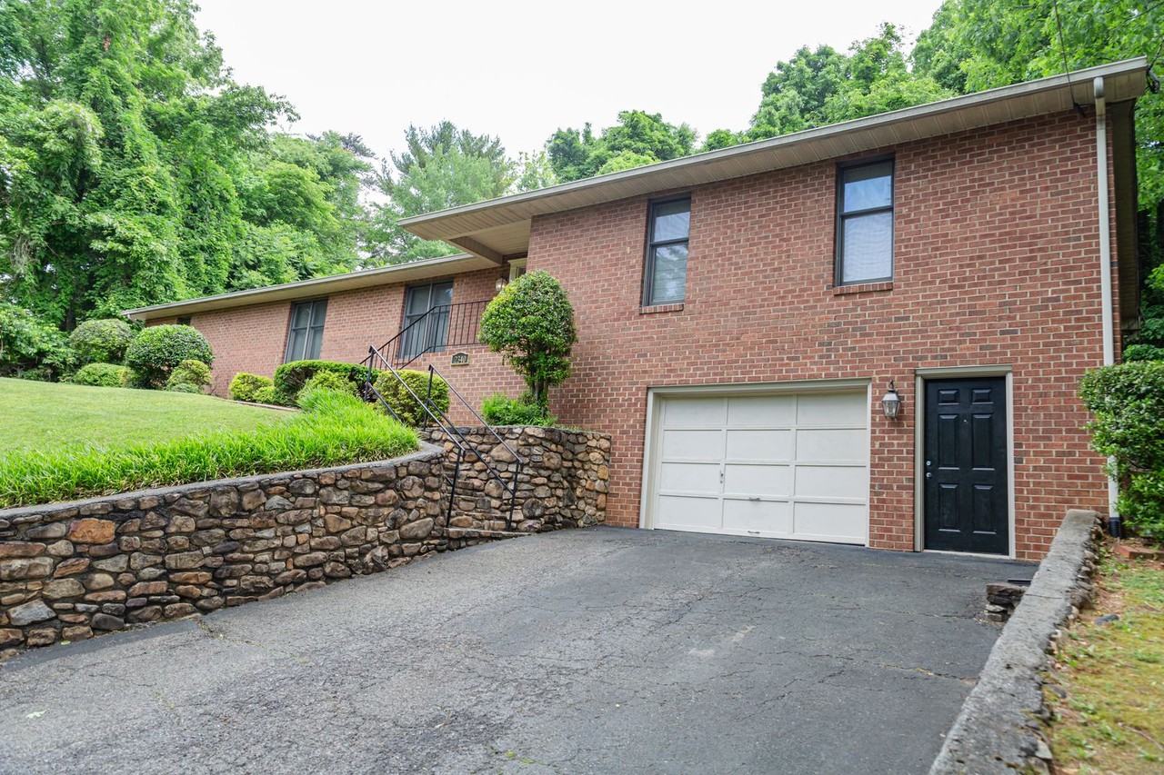 2340 Deyerle Rd Sw - Photo 2 of 50