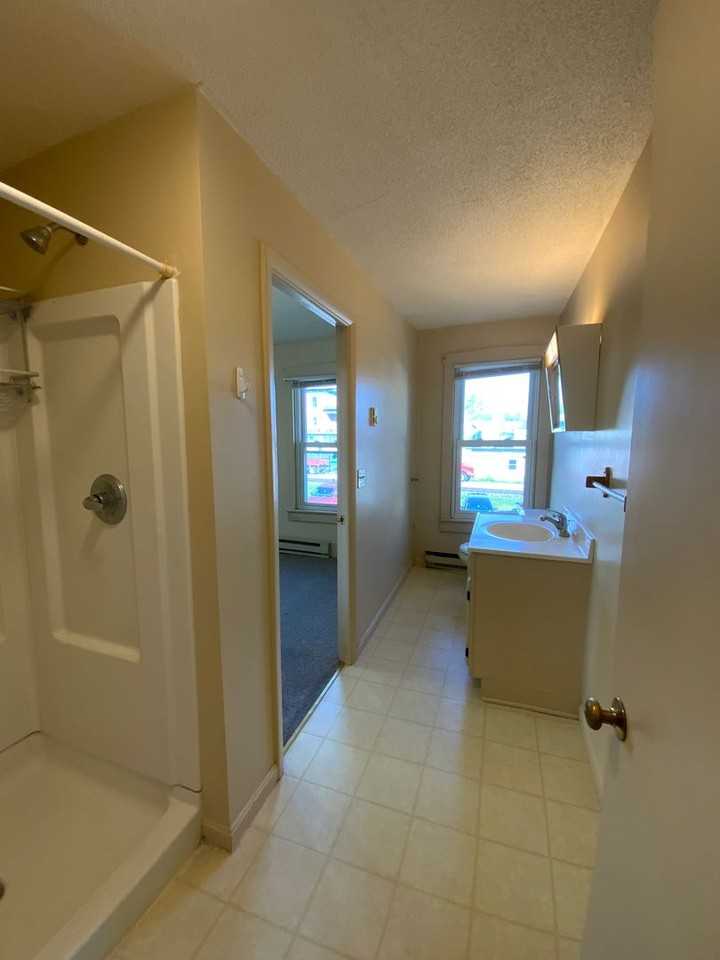 37 Railroad Ave - Photo 3 of 9