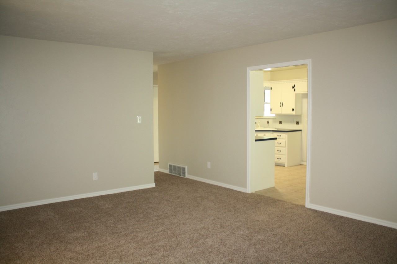 4921 NW 26th St - Photo 3 of 12