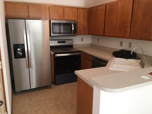 146 Village Ct - Photo 3 of 6