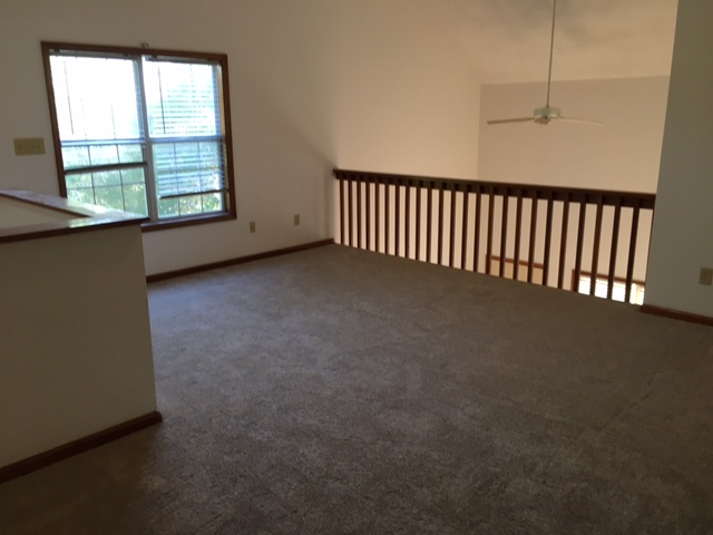 146 Village Ct - Photo 4 of 6