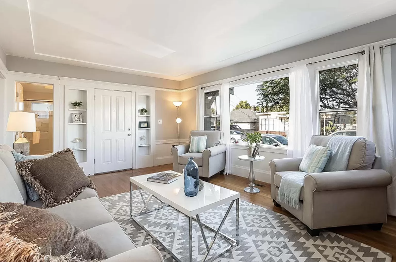 2500 Downer Ave - Photo 2 of 13