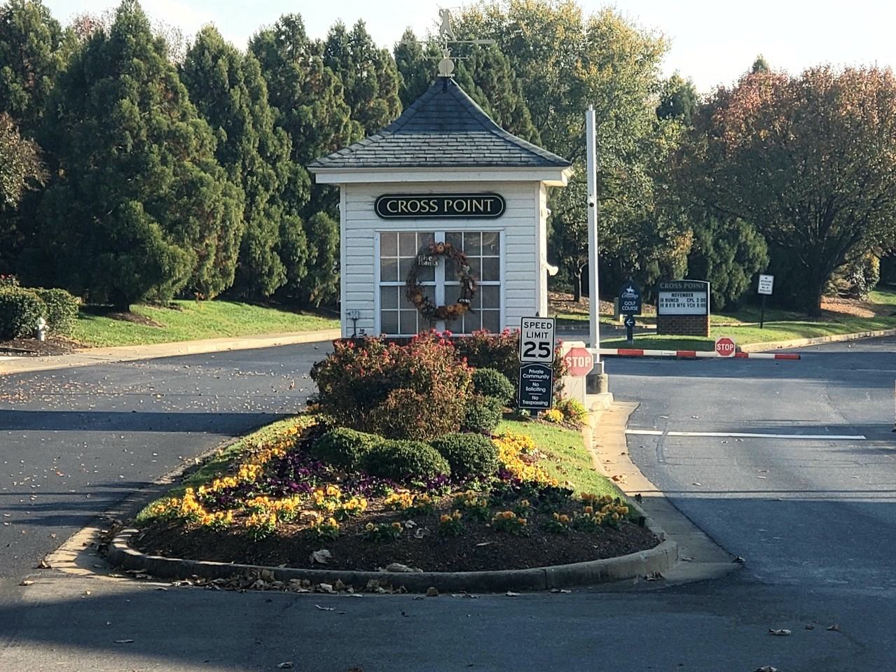 701 Masters Row #F - Photo 4 of 27