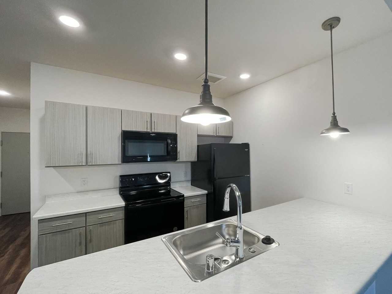 Gateway Lofts III - Photo 3 of 20