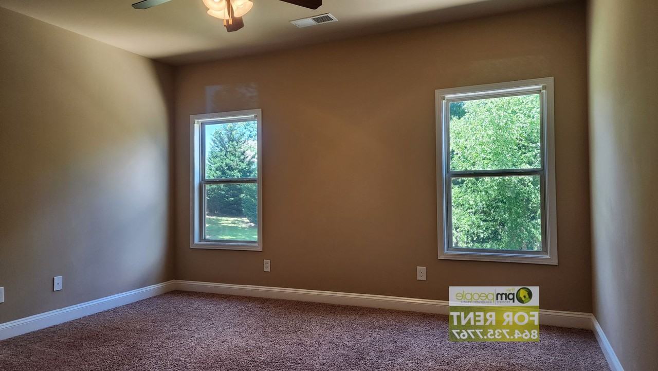207 Rockbrook Ct - Photo 3 of 26