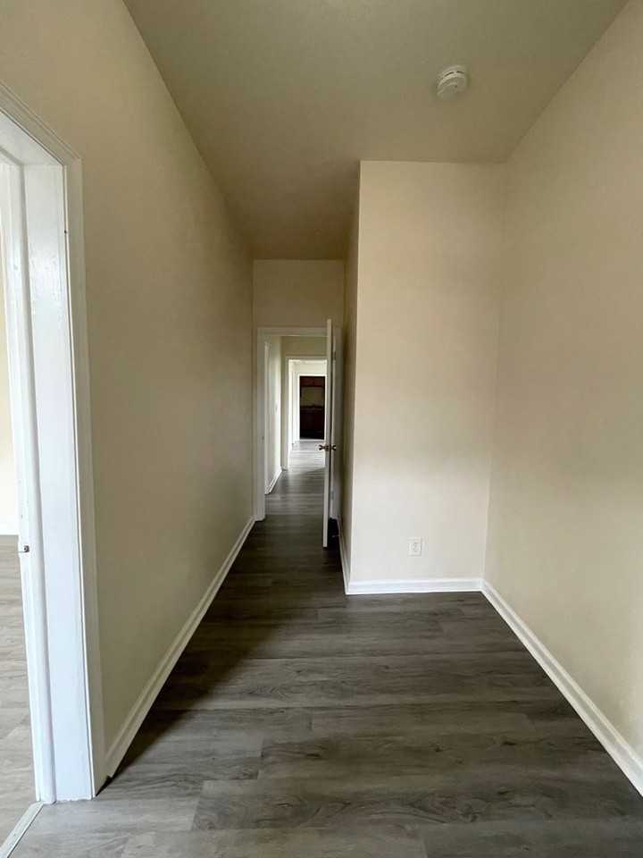 334 Ann St - Photo 4 of 12