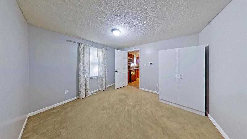 2121 Rouark Cir - Photo 2 of 12