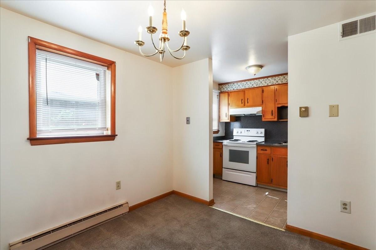 1499 North East Street - Photo 5 of 24