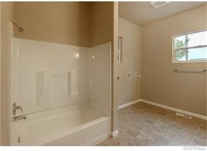 431 16th Ave E - Photo 7 of 12