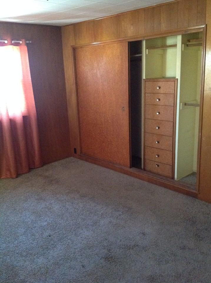 550 Bessemer Ave - Photo 3 of 6