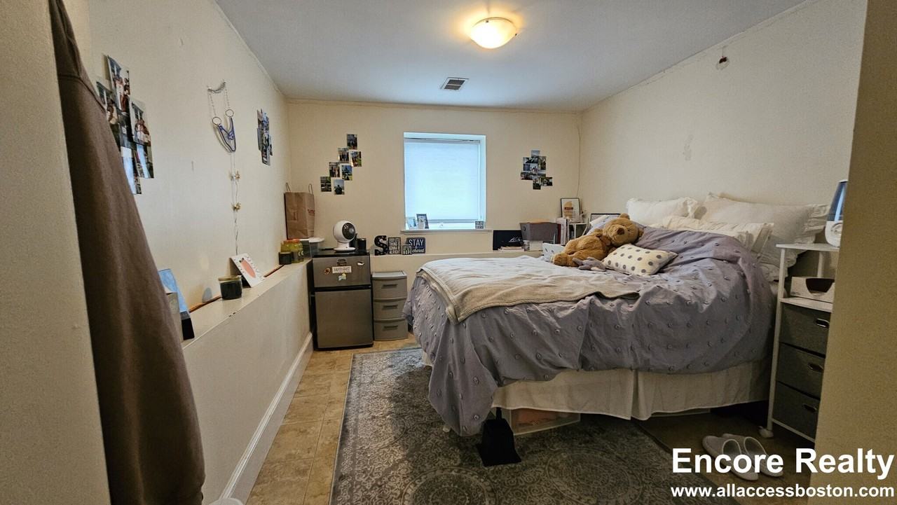 44 Greycliff Rd #2 - Photo 7 of 17