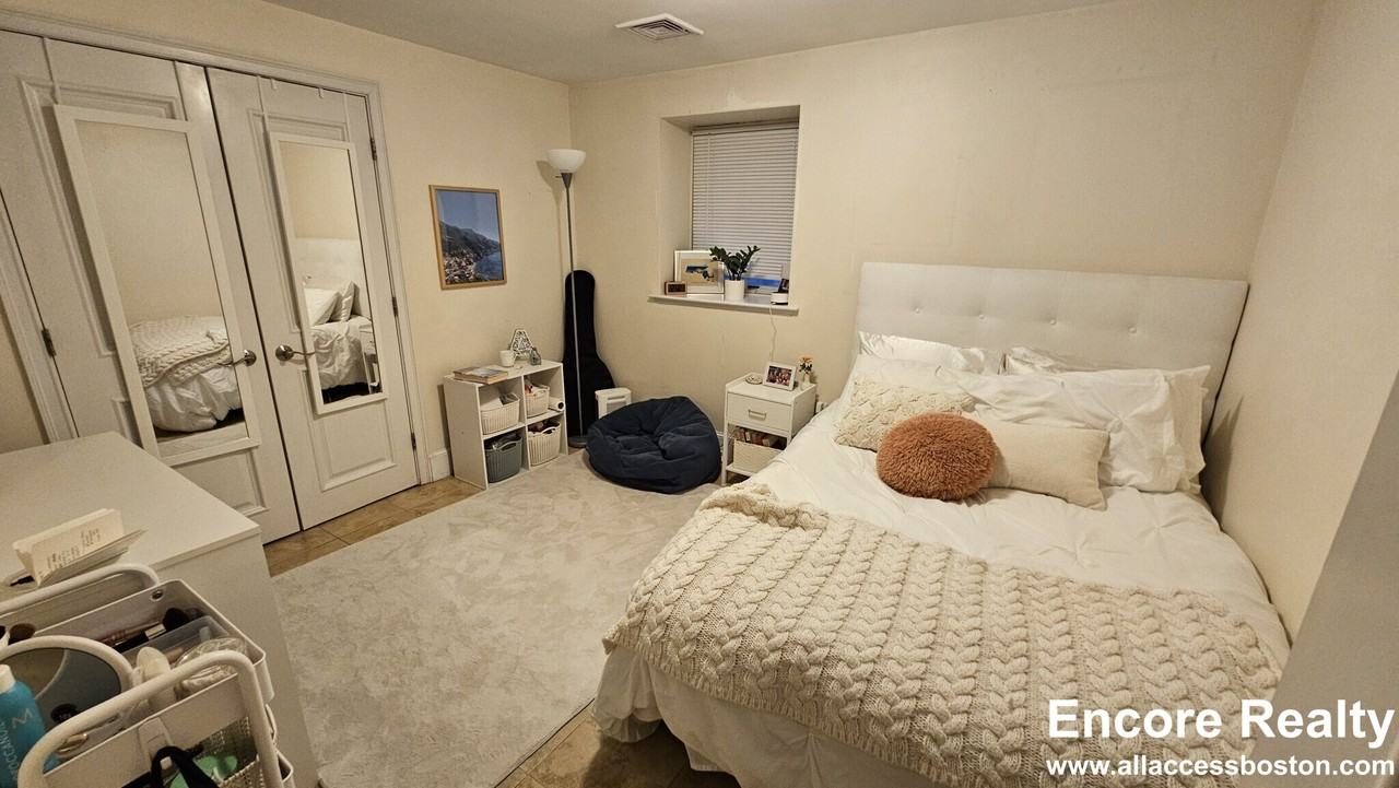 44 Greycliff Rd #2 - Photo 4 of 17