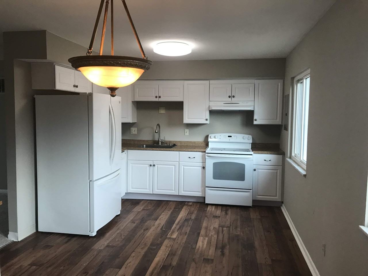 5685 Coach Dr E #E - Photo 3 of 19