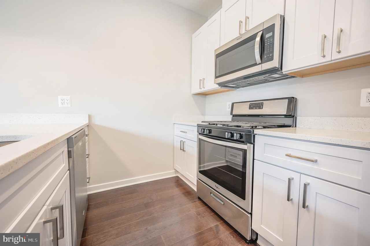 2418 Lenfant Sq Se #8 - Photo 3 of 11