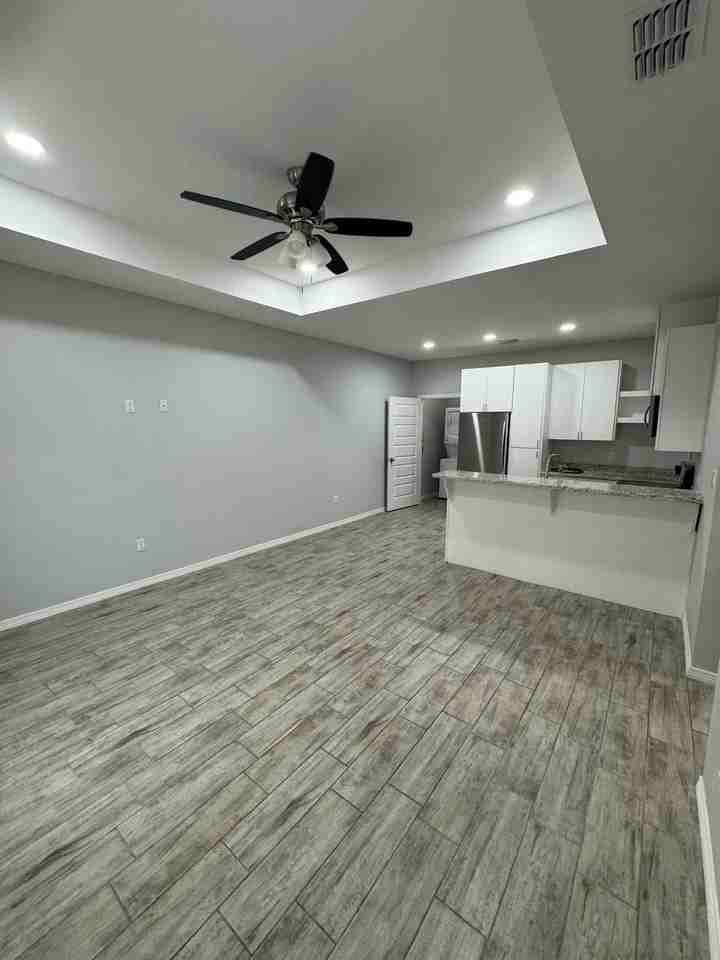 1401 W Heritage Dr #4 - Photo 4 of 16