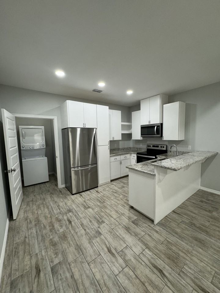 1401 W Heritage Dr #4 - Photo 3 of 16