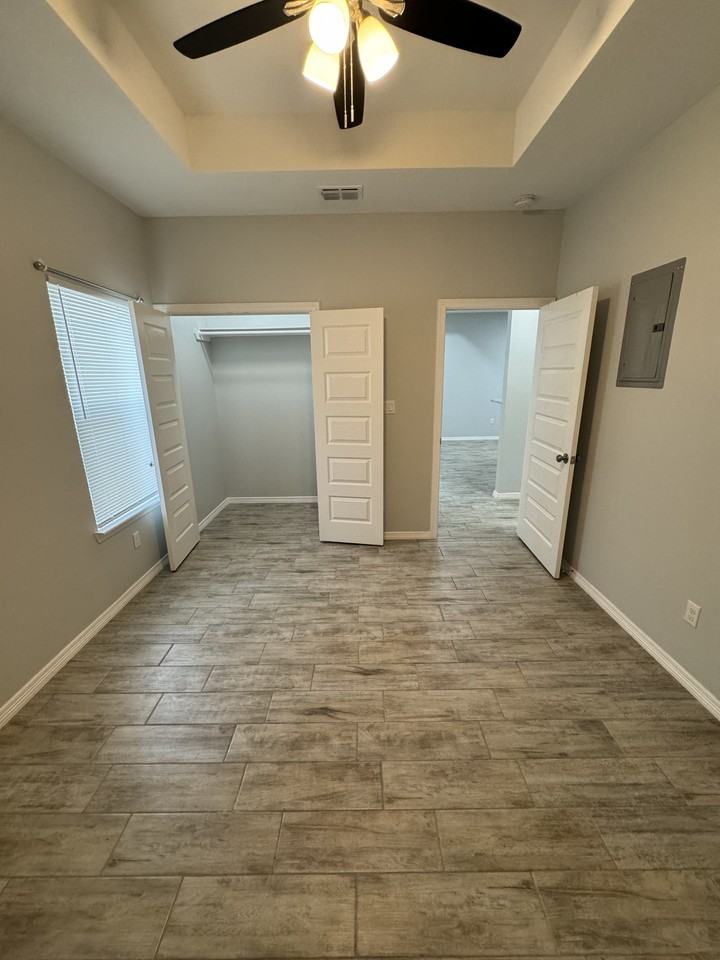 1401 W Heritage Dr #4 - Photo 6 of 16