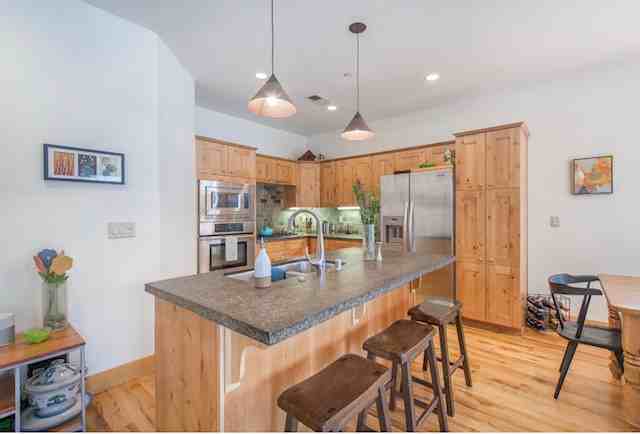 10183 Palisades Dr #1 - Photo 3 of 23