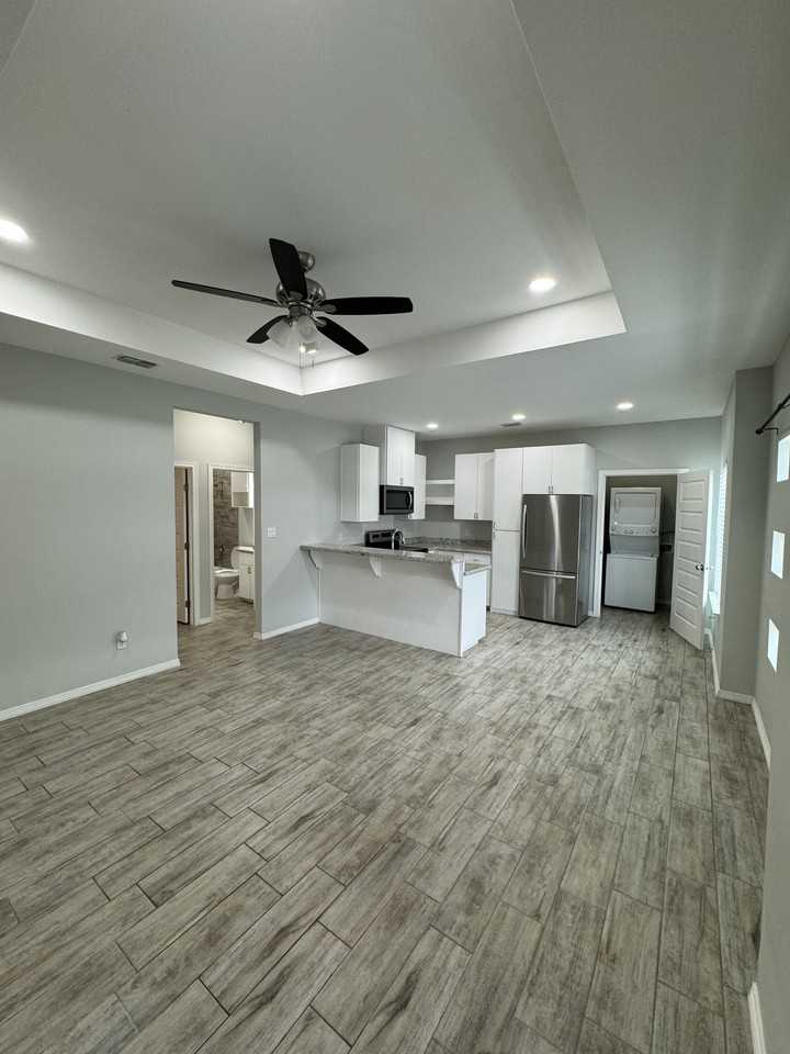 1401 W Heritage Dr #2 - Photo 3 of 15