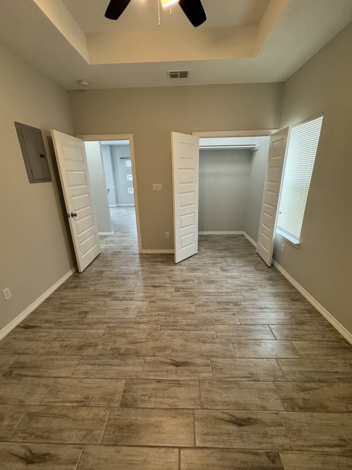 1401 W Heritage Dr #2 - Photo 6 of 15