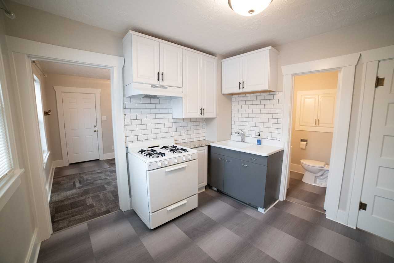 502 10th St S #502 - Photo 6 of 16